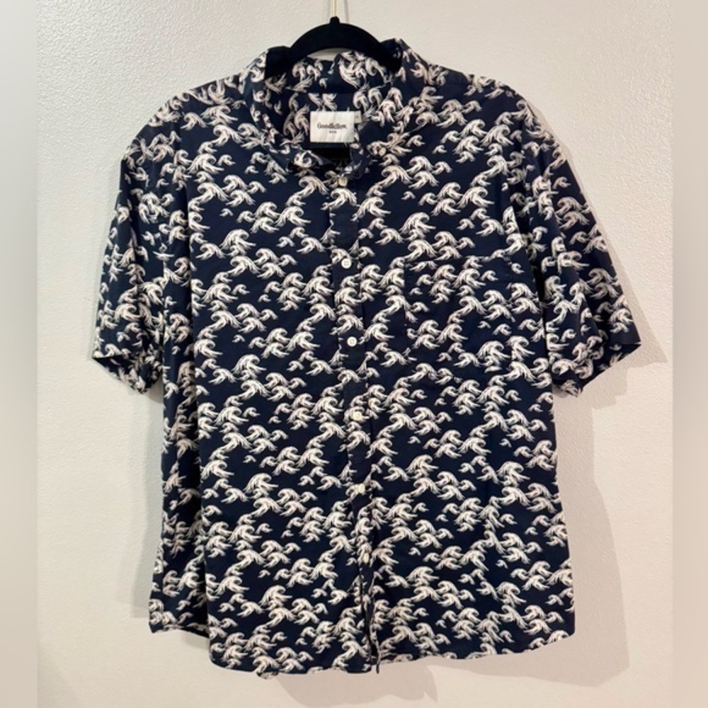 Goodfellow & Co Blue and White Casual Button Down Shirt